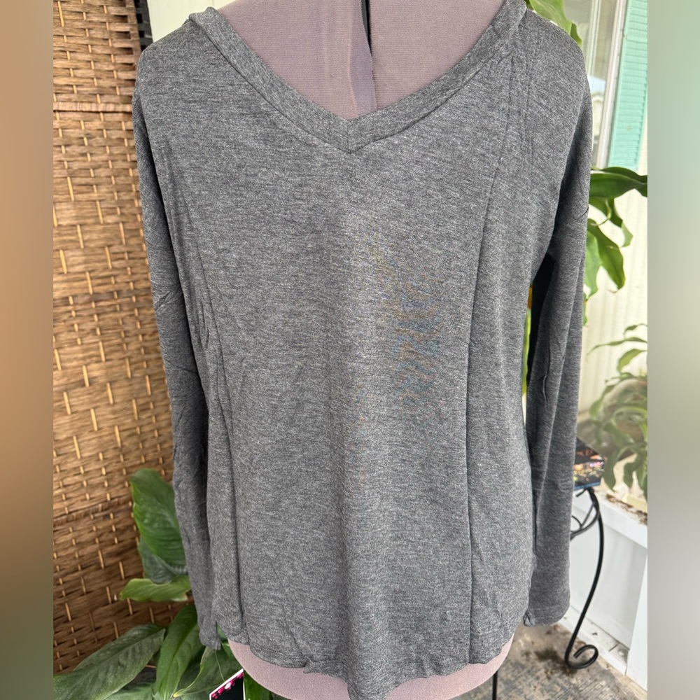 Maidenform Gray V-Neck Long Sleeve Sleep or Lounge Top - Picture 5 of 7